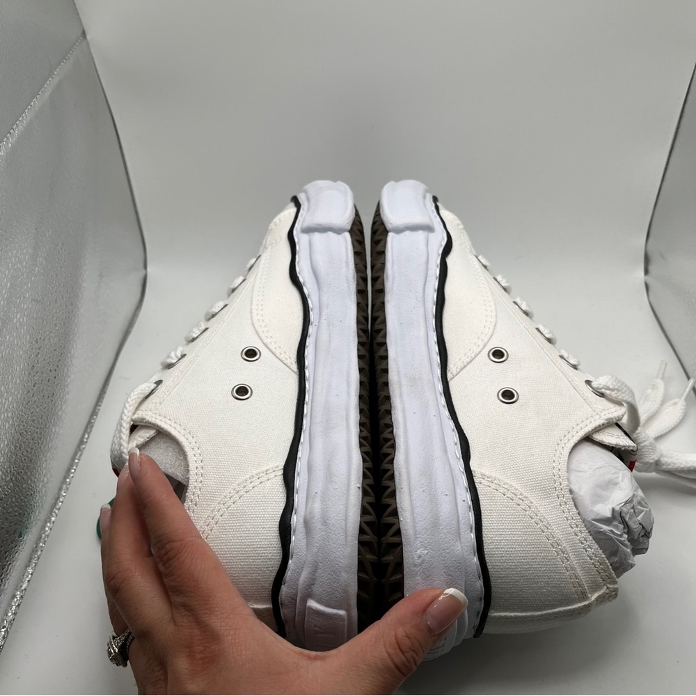 NWB MAISON MIHARA YASUHIRO
PETERSON LOW OG SOLE CANVAS SNEAKER - WHITE size 42 - Picture 10 of 12